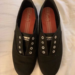 Women’s Black Keds